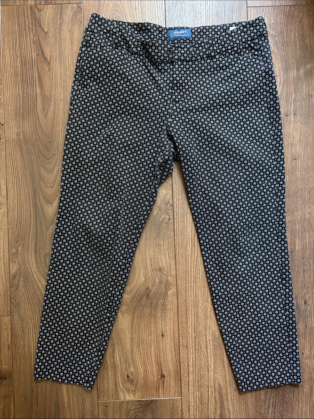 Old Navy Black Leggings with Small White Floral Dot Pattern